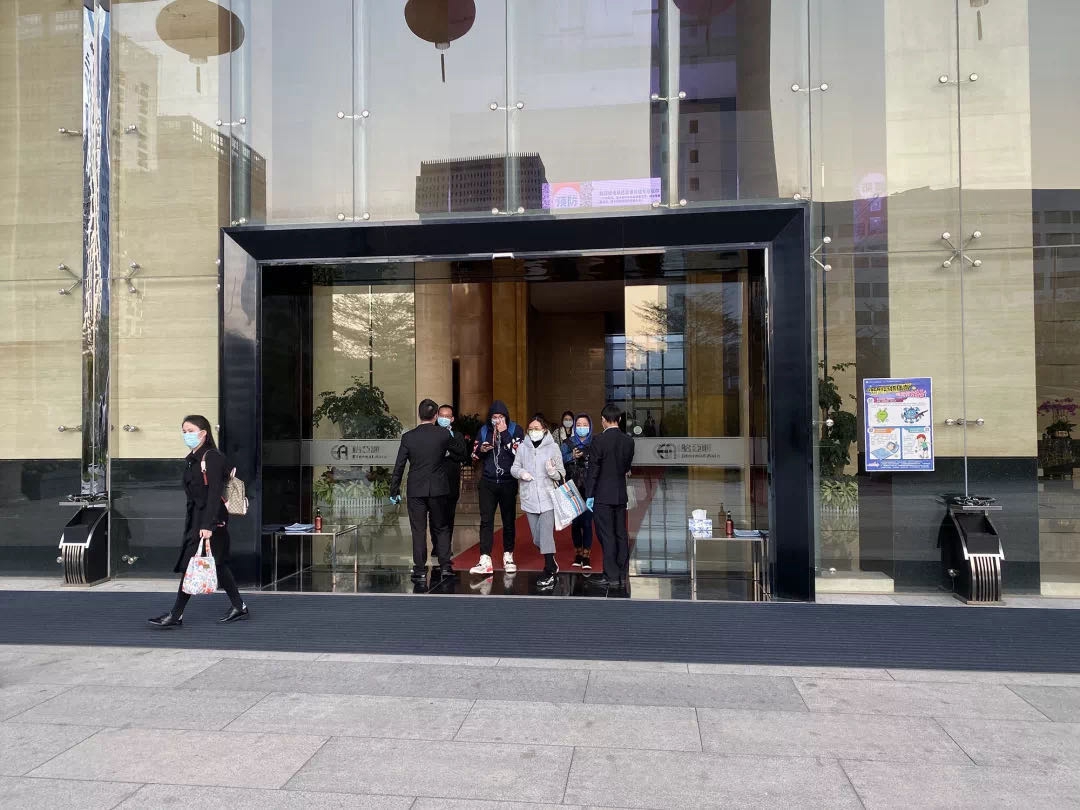 AG真人国际官方网站上下同心战“疫”情，党旗飘扬在一线