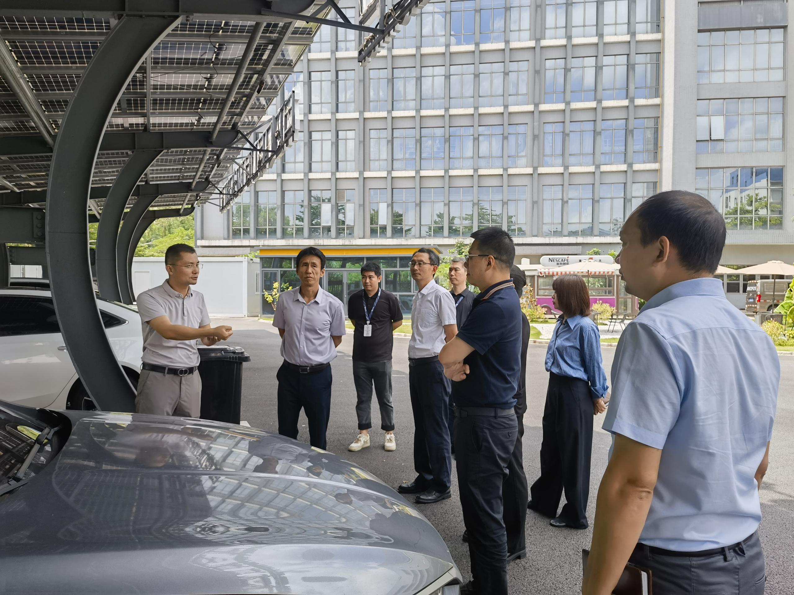 深物业集团一行莅临AG真人国际官方网站考察交流，共筑“绿色低碳”新篇章